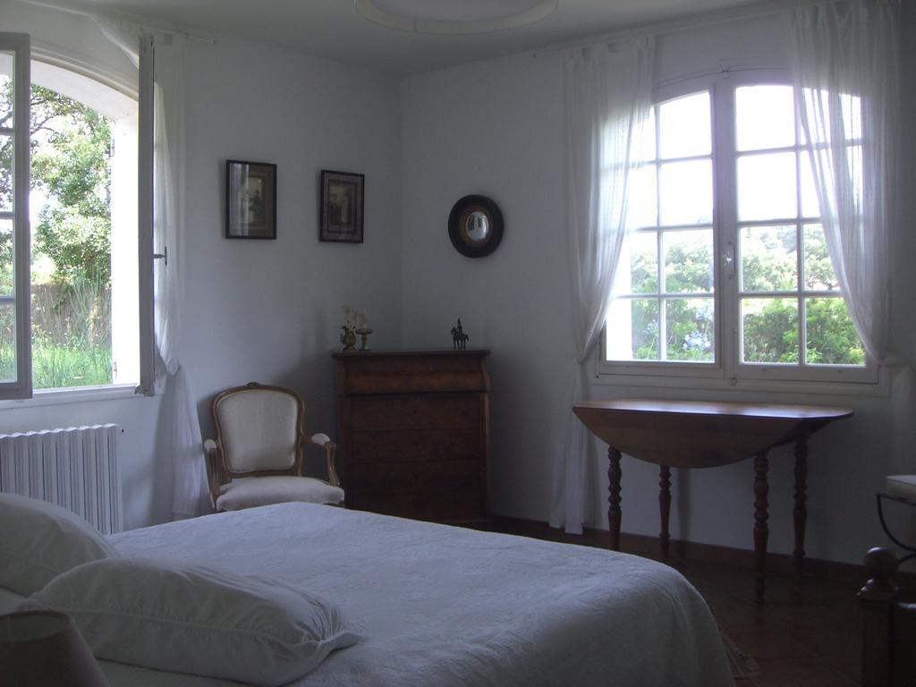 Bed and Breakfast Le Mas De Notre-Dame La Londe-les-Maures Pokoj fotografie